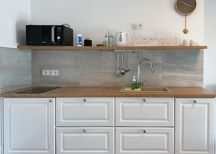 Marisa Hvar Iii * フヴァル